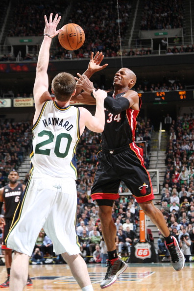 23亿元消 23亿元消