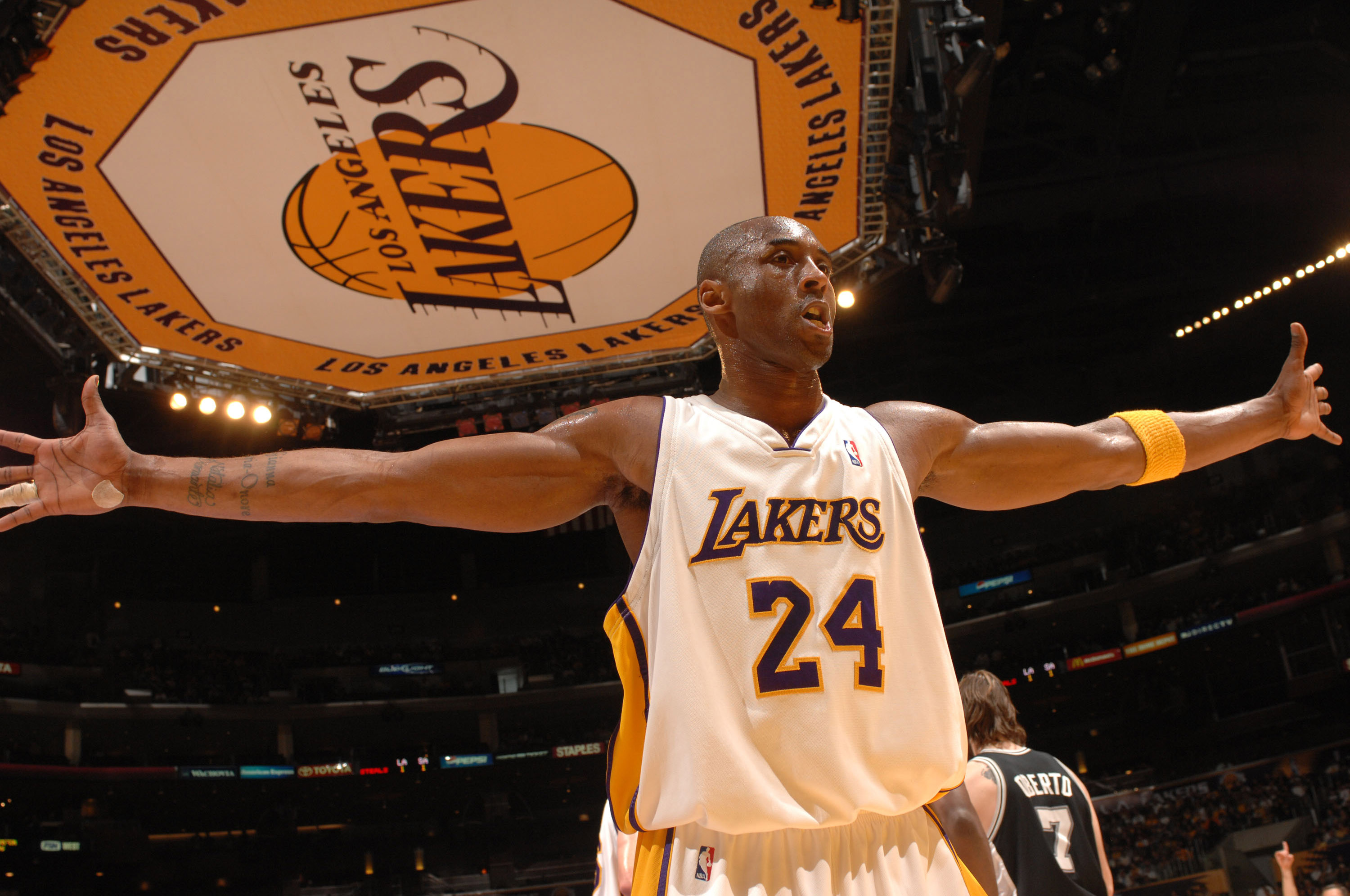 更让他在高 更让他在高