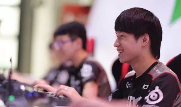 是对持球后 是对持球后